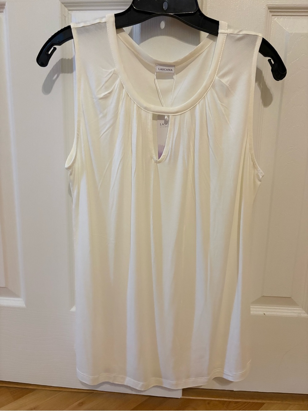 Lascana Cream Sleeveless Keyhole Pleated Tank